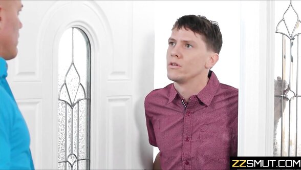 الأم الشقراء تتناك بعنف من ابنها المراهق - سكس ام وابنها