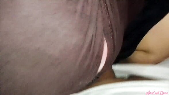 سكس مصرية تقوم بازالة شعر كسها بإستخدام الحلاوة فيديو سكس نتف الكس