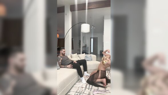 القحبه العراقيه الينا انجل ترقص وتتعرى مع ادونيس الفلسطيني Arabic milf Alina Angel erotic dancing