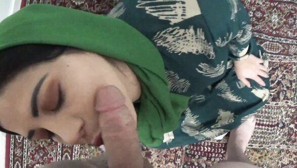 شرموطة محجبة تتناك من ابن زوجها وهو بالخارج Arab Egyptian Wife Fucking