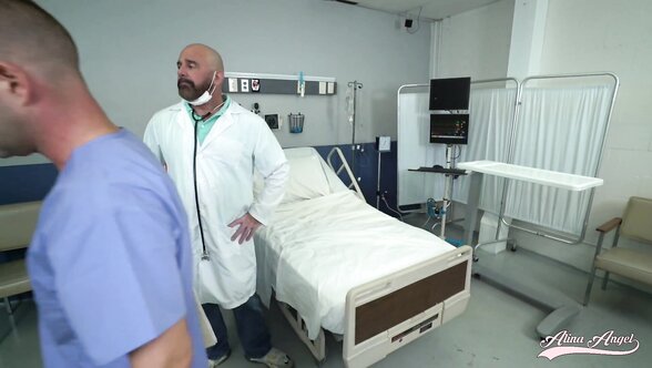 الينا انجل تتناك فى المستشفي من الدكتور الهايج Arabic whore fucked by Pervert Doctor